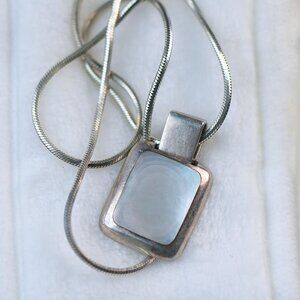 Fine Italian silver necklace with mother of pearl pendant